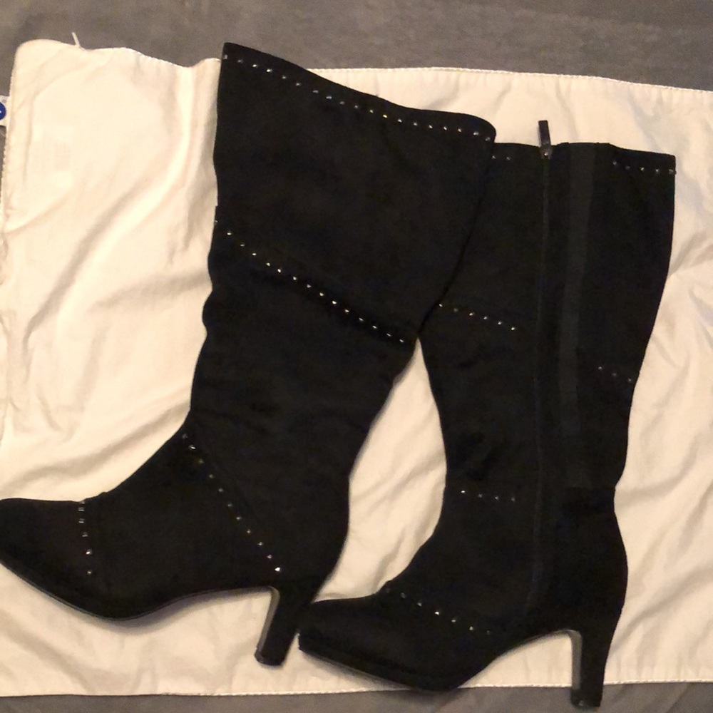 EUC Black Wide Calf Boots Suede style. 9.5W